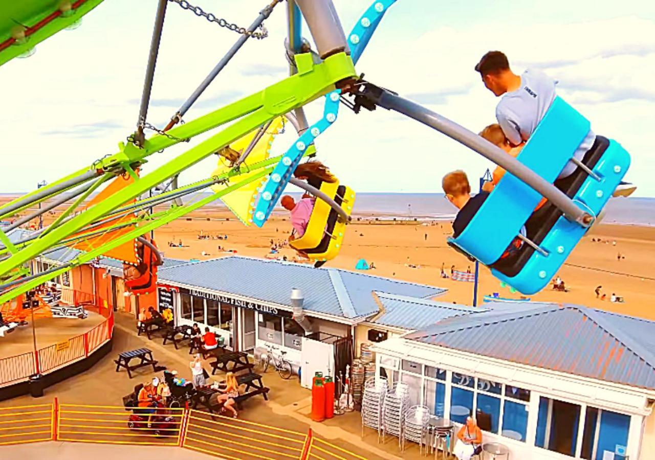 Romantic Lakeside Cottage By The Beach! With Super Cosy Log Burner! The Perfect Escape To Your Home From Home By The Sea! So Relaxing - You Won'T Want To Leave! Pet Friendly! Mablethorpe Ngoại thất bức ảnh