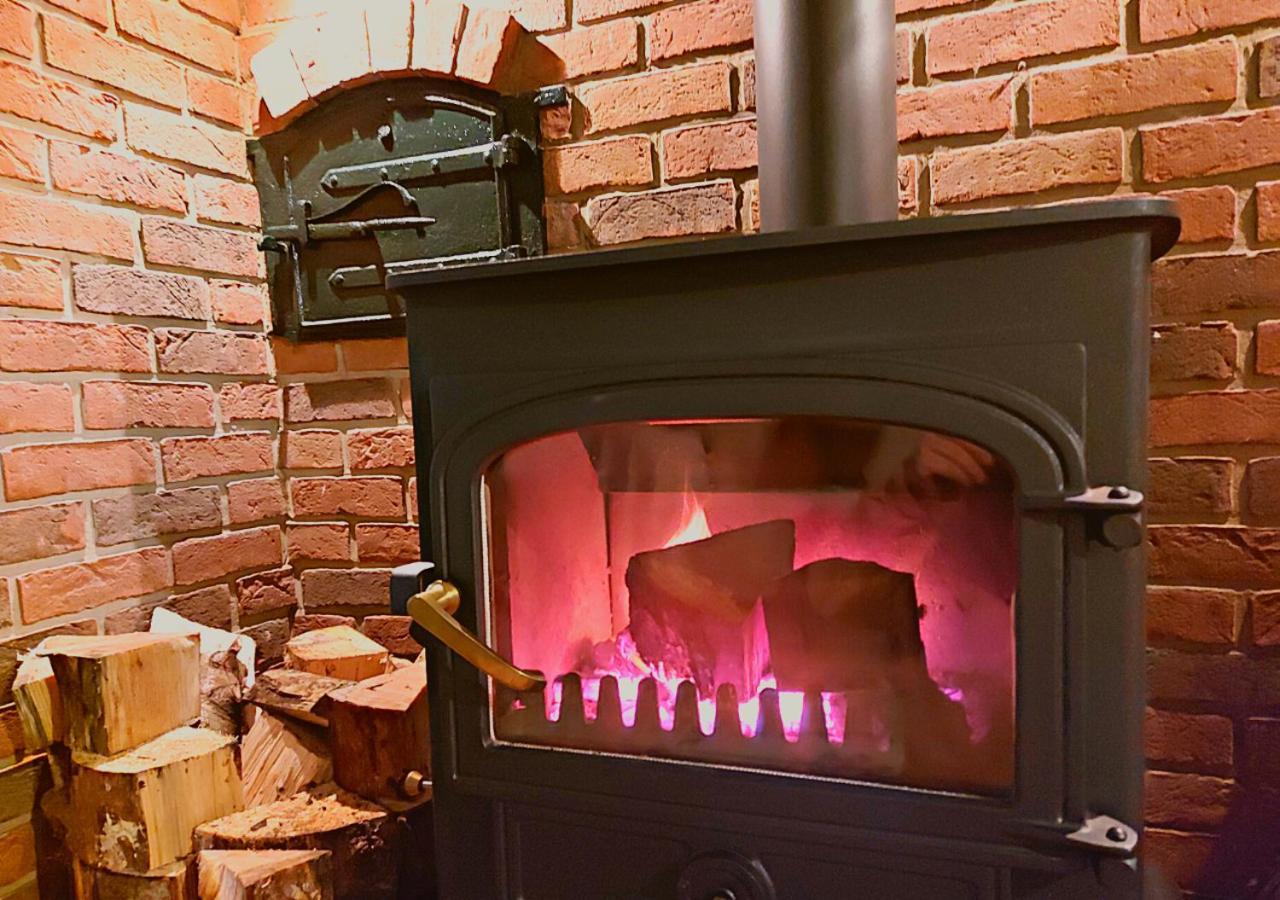 Romantic Lakeside Cottage By The Beach! With Super Cosy Log Burner! The Perfect Escape To Your Home From Home By The Sea! So Relaxing - You Won'T Want To Leave! Pet Friendly! Mablethorpe Ngoại thất bức ảnh