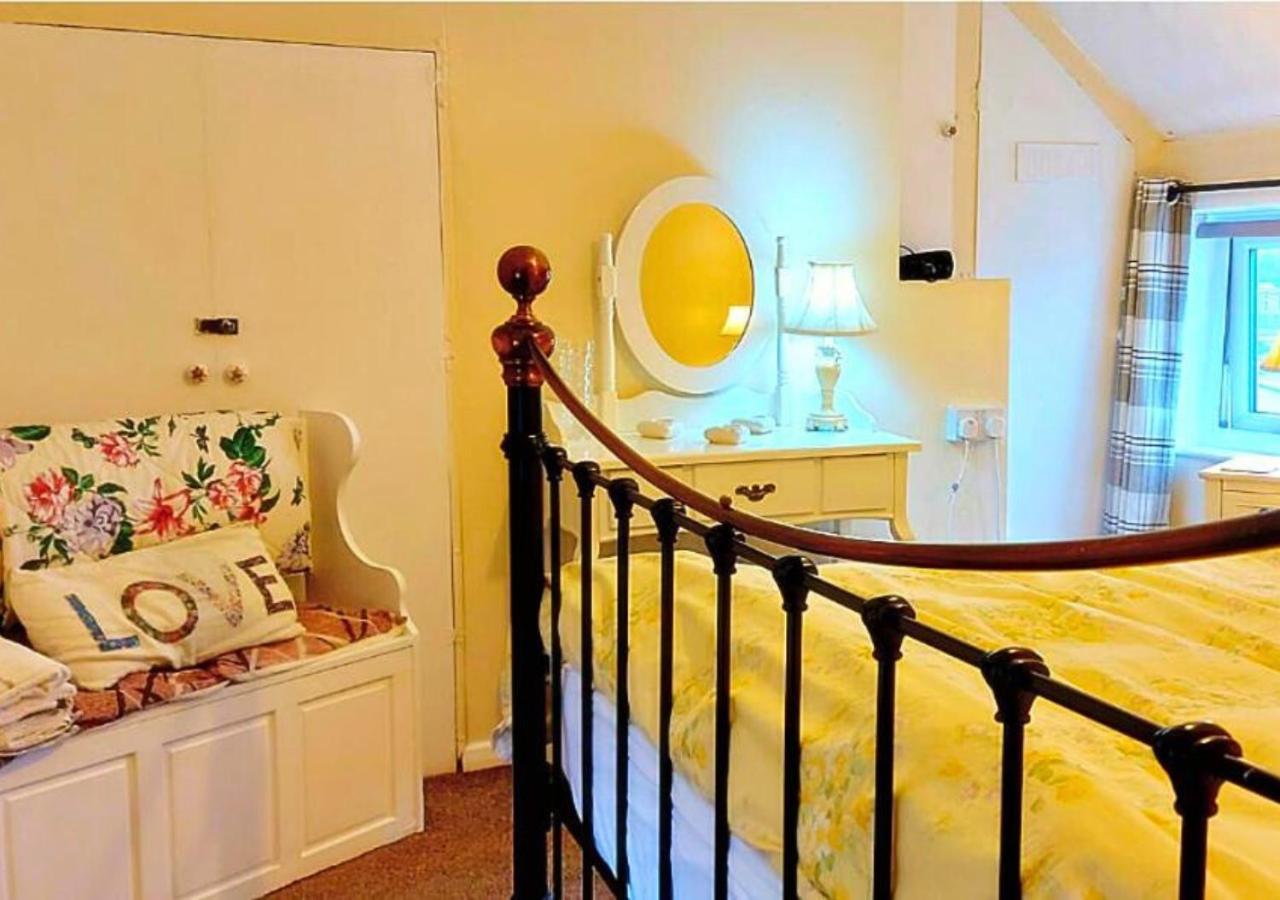 Romantic Lakeside Cottage By The Beach! With Super Cosy Log Burner! The Perfect Escape To Your Home From Home By The Sea! So Relaxing - You Won'T Want To Leave! Pet Friendly! Mablethorpe Ngoại thất bức ảnh