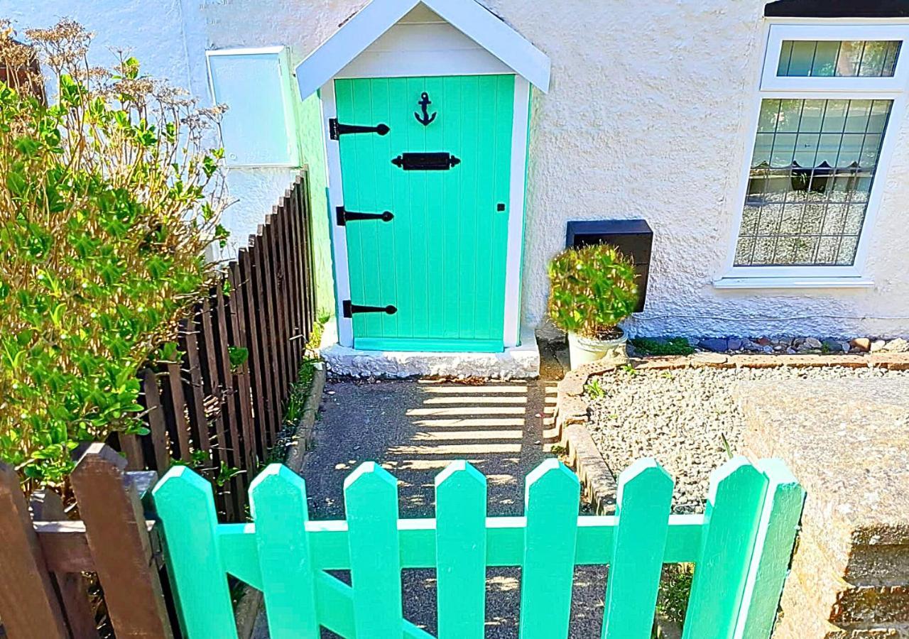 Romantic Lakeside Cottage By The Beach! With Super Cosy Log Burner! The Perfect Escape To Your Home From Home By The Sea! So Relaxing - You Won'T Want To Leave! Pet Friendly! Mablethorpe Ngoại thất bức ảnh