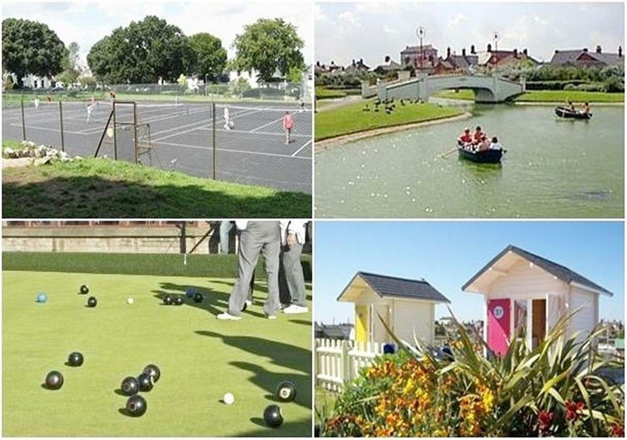 Romantic Lakeside Cottage By The Beach! With Super Cosy Log Burner! The Perfect Escape To Your Home From Home By The Sea! So Relaxing - You Won'T Want To Leave! Pet Friendly! Mablethorpe Ngoại thất bức ảnh