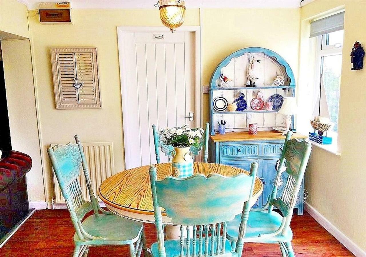 Romantic Lakeside Cottage By The Beach! With Super Cosy Log Burner! The Perfect Escape To Your Home From Home By The Sea! So Relaxing - You Won'T Want To Leave! Pet Friendly! Mablethorpe Ngoại thất bức ảnh